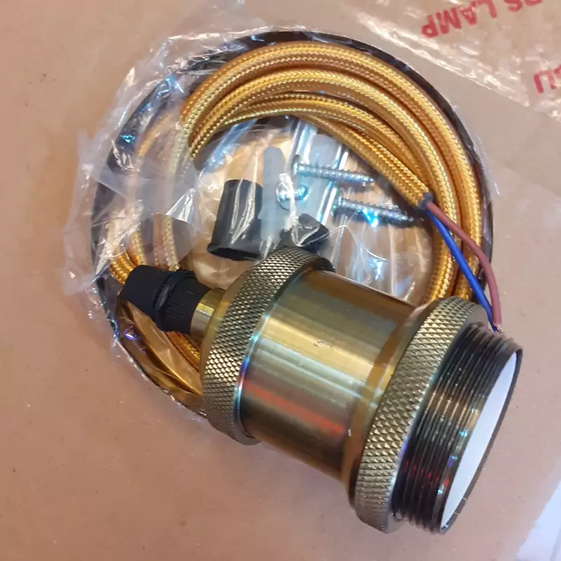 سرپیچ ادیسونی یک متری دارای رنگهای طلایی،کروم،مسی،مشکی